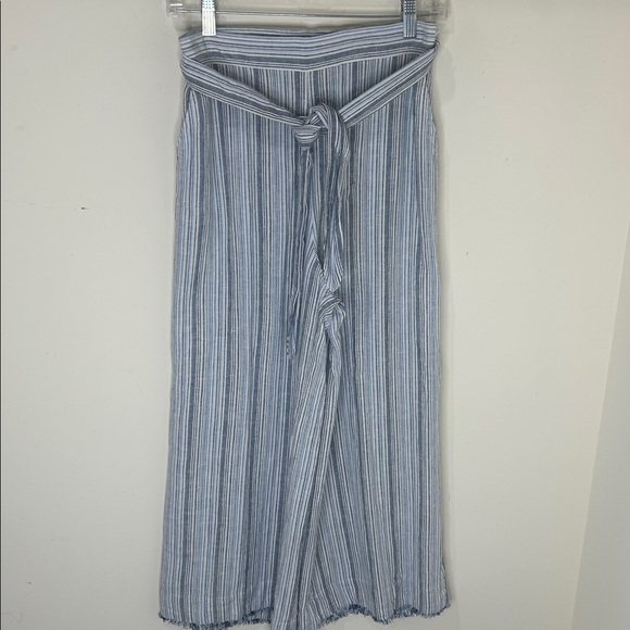 NWOT CLOTH & STONE Linen Blend Raw Hem Cropped Pants Blue Stripe Size Small - Picture 2 of 15